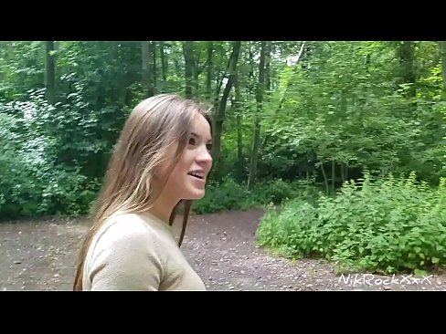 ❤️ Ehdotin Evelinalle, että panisimme julkisella paikalla! Hän suostui. Sitten panin häntä perseeseen ja spermasin hänen suuhunsa. Sitten hän pissasi itseensä. ❤ Lutkat at us