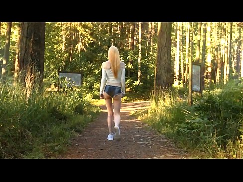❤️ Kaunis nainen liikkuu hitaasti, ei alaston video ❤ Lutkat at us